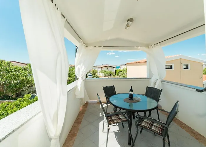 Bojana Apartment Vir