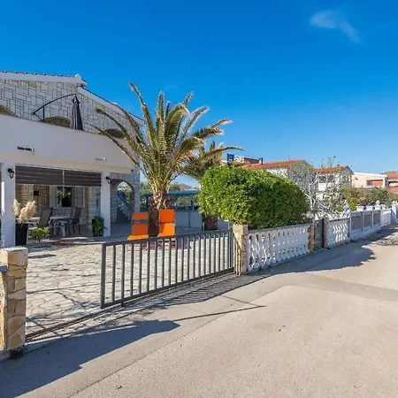 Apartment Bojana Vir