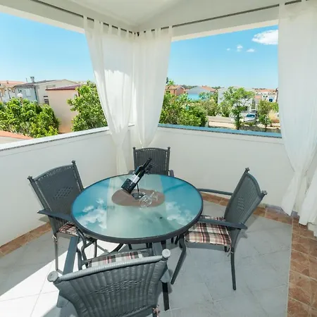 Apartment Bojana *